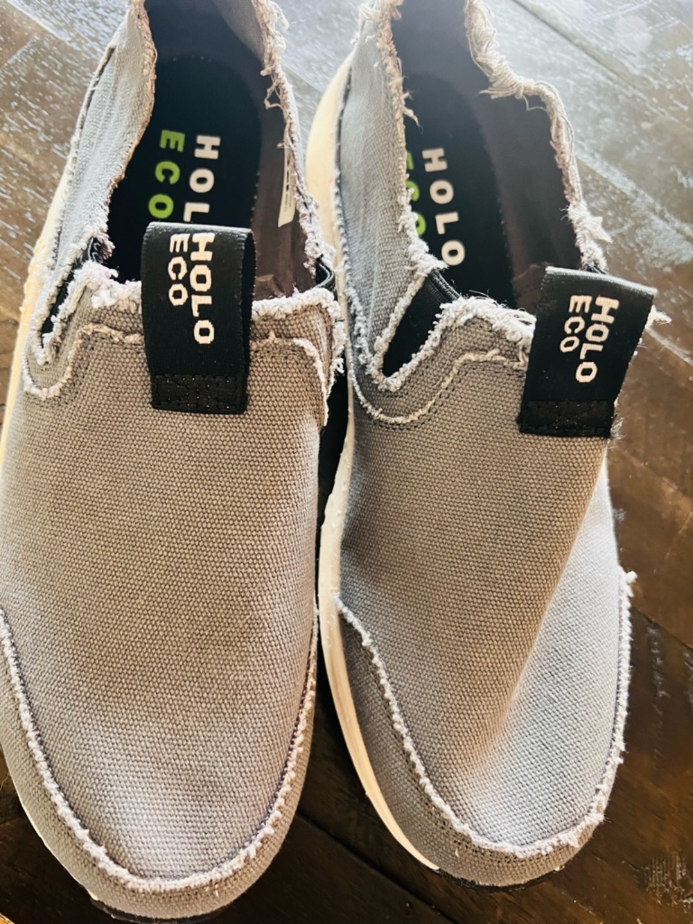 HOLO ECO women’s- Slip-On Canvas Sneakers in Light Bluish-Gray